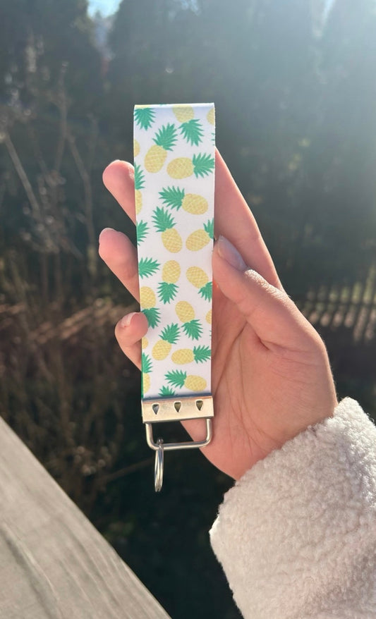 Pineapple Keychain (Leather Faux)